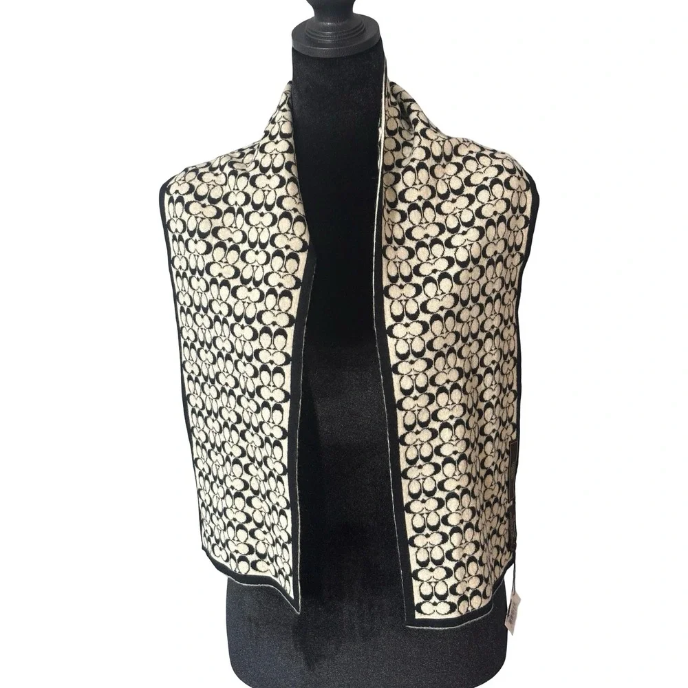 Coach Mini Sig Muffler Reversible Scarf Black Ivory 100% Merino Wool F98730‎ NWT
